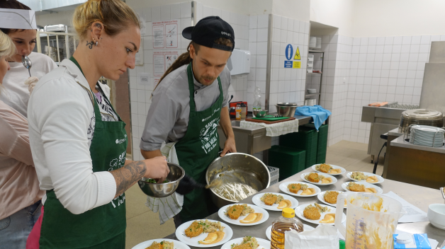 Naši kuchaři absolovali školení od společnosti ProVeg